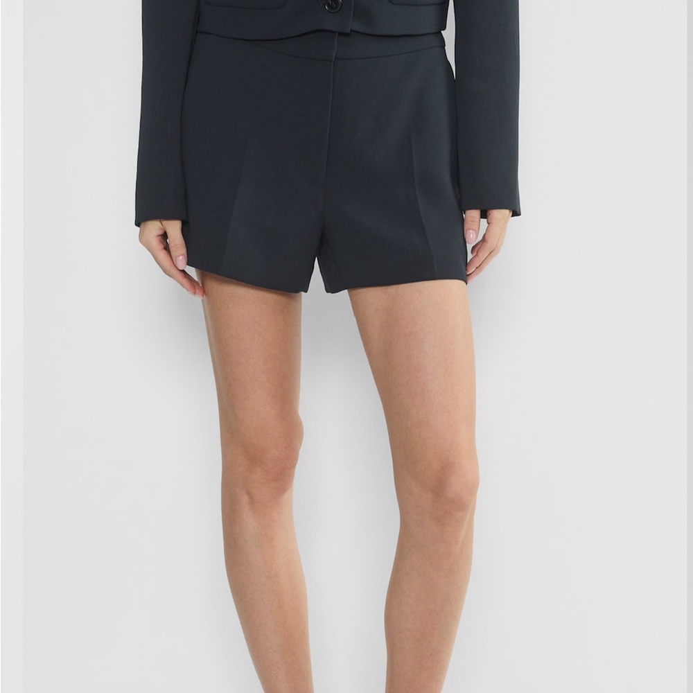 Aritzia Limitless Short Mini Crepette